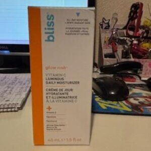 Bliss “Glow Rush”, Vitamin C Luminous Daily Moisturizer, 1.5 Fl Oz, NIB
